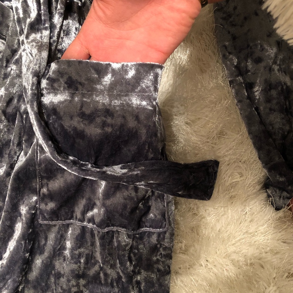 Velvet Grey Robe - Picture 3 of 4